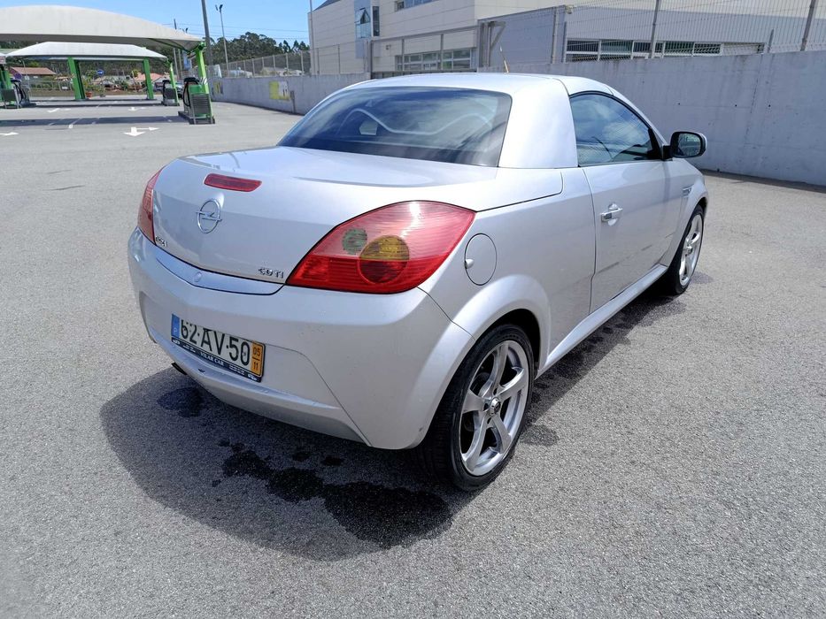 Carro cabrio Opel Tigra Twin Top