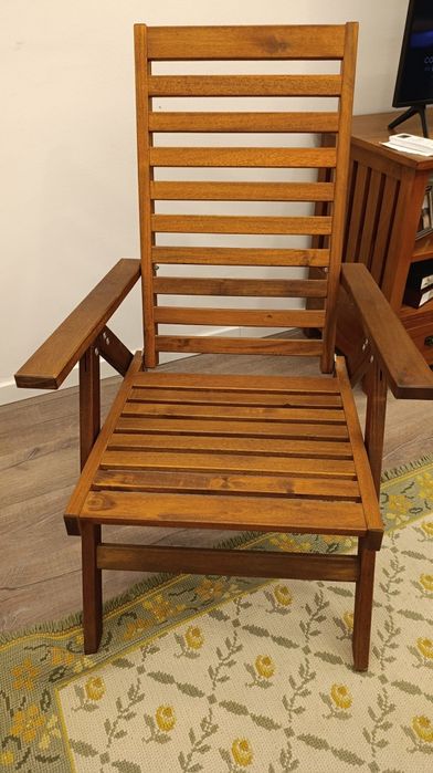 Duas Cadeiras madeira