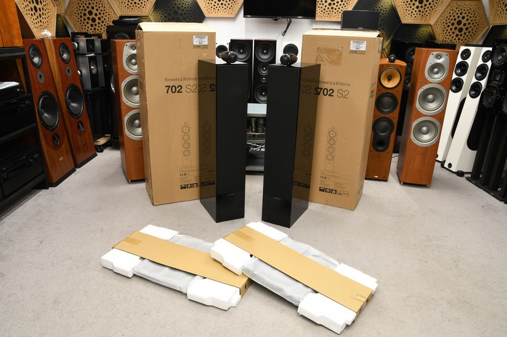 B&W 702 S2 kolumny podłogowe 3-drożne Carbon Dome Continuum Aerofoil Piano Black para opakowania | raty 0% | zamiana | odsłuch | HI-END AUDIO