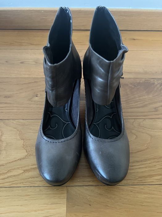 Nowe skórzane czółenka Tamaris