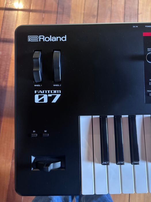 Roland FANTOM-07 76 teclas — totalmente funcional