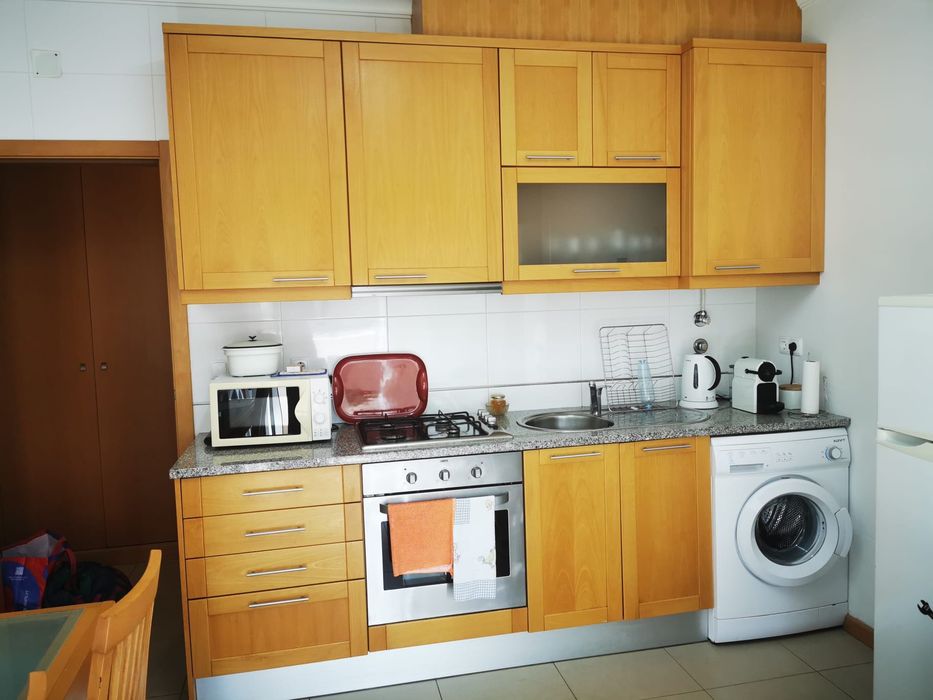 Arrenda-se Apartamento T1 kitchenette a 1km do Hospital dos Covões