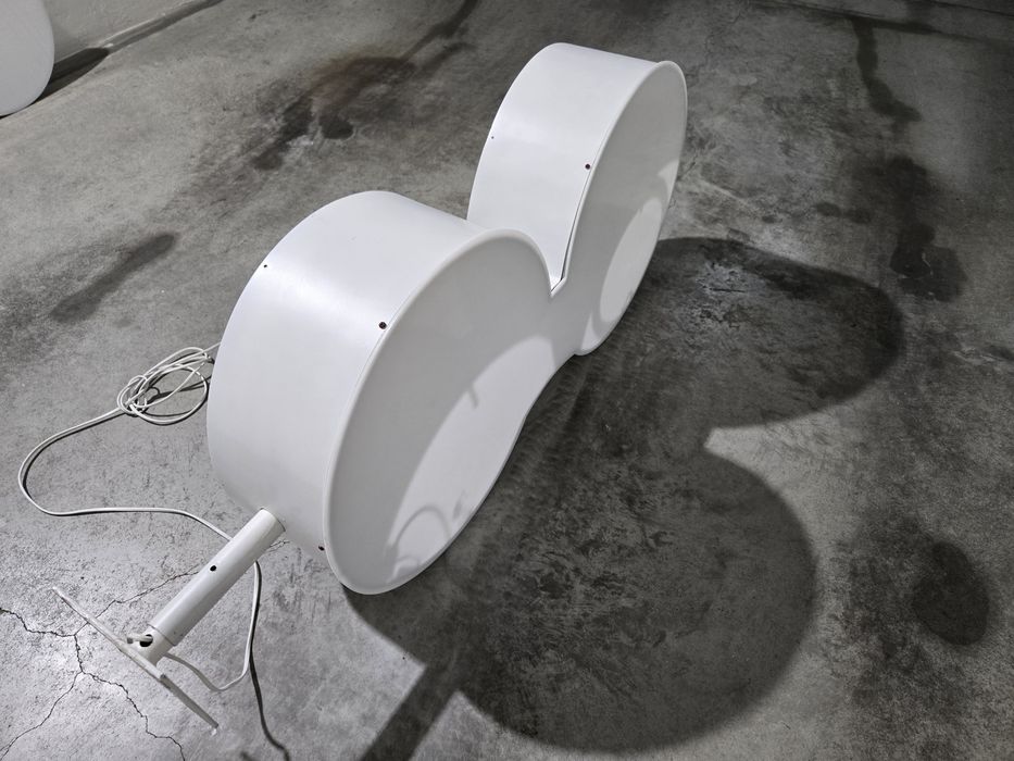 Reclame publicidade com luz