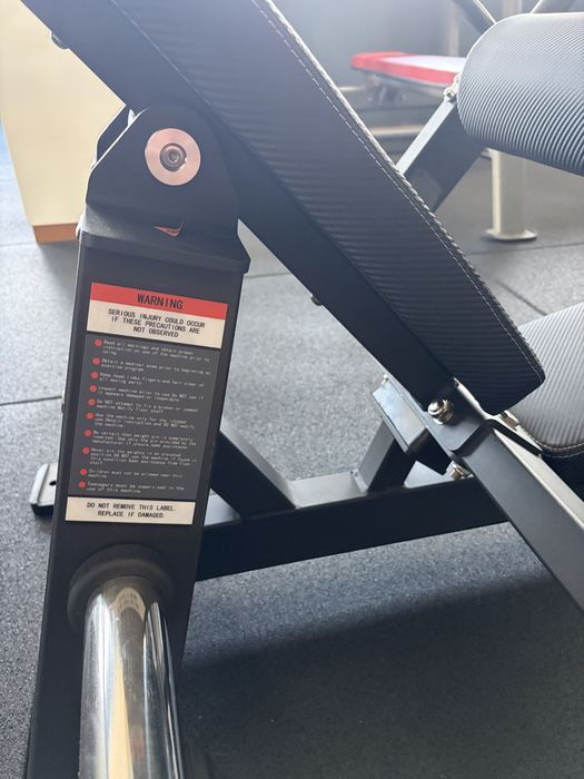 Máquina Hip Thrust BoomFit