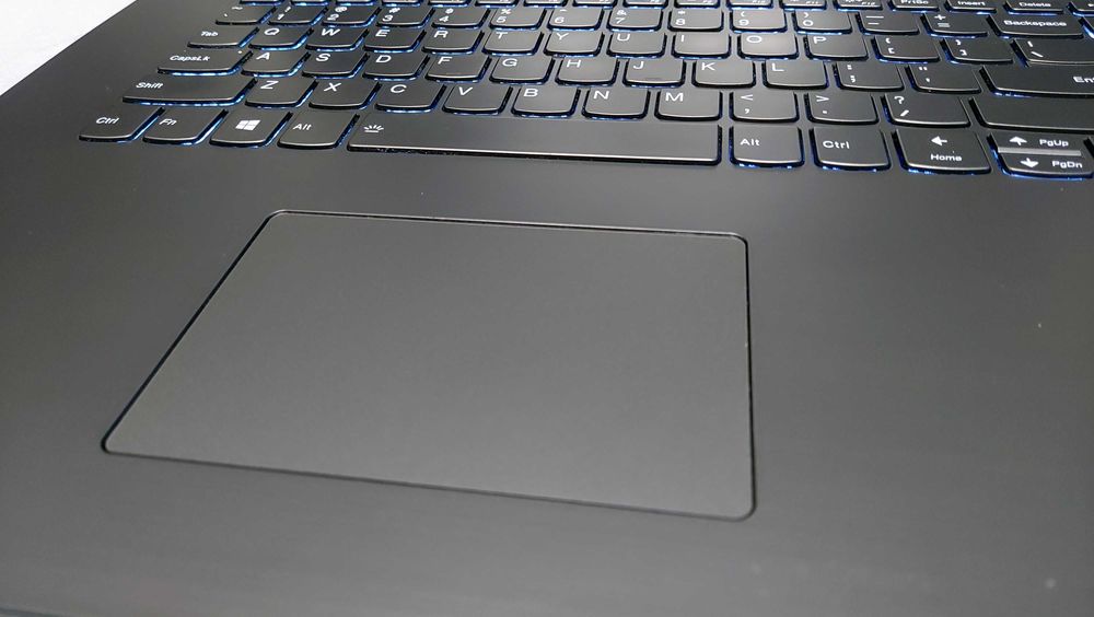 Lenovo Gaming 17cali IPS - 20GB 750GB GTX