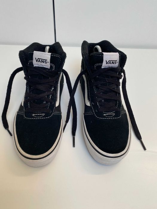 Vans Black/White T36
