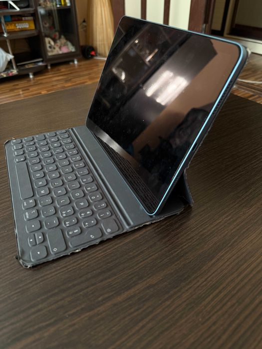 Apple Smart Keyboard Folio 11-inch iPad Pro & Air - Model A2038