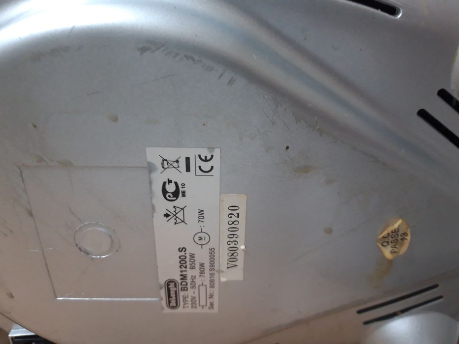 Máquina de  fazer pão usada.