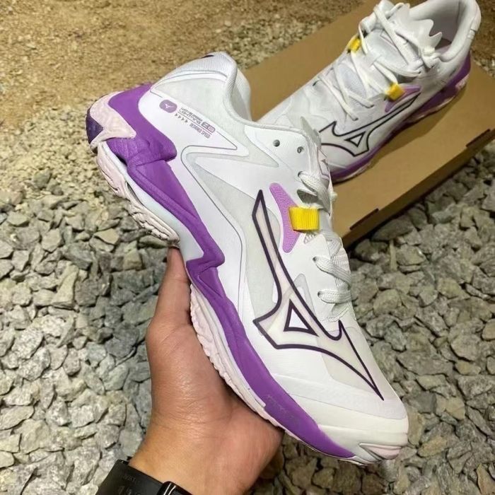 Волейбольні кросівки Mizuno Wave Lightning Z8