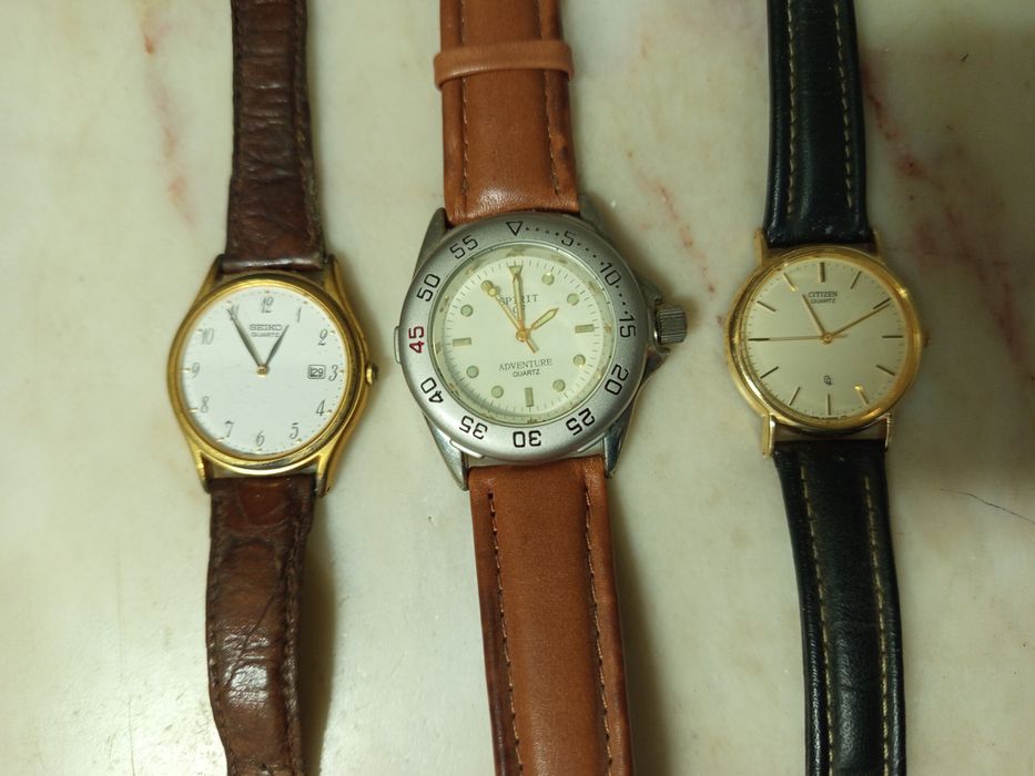 Relógios usados - Vários.