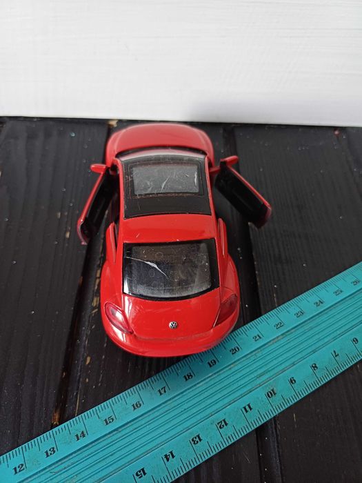 Моделька машина машинка авто Volkswagen Beetle 1:38 Welly металева
