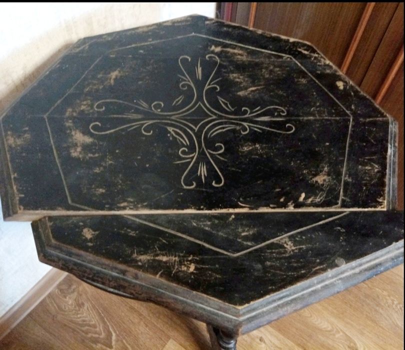 Карточный столик под реставрацию .