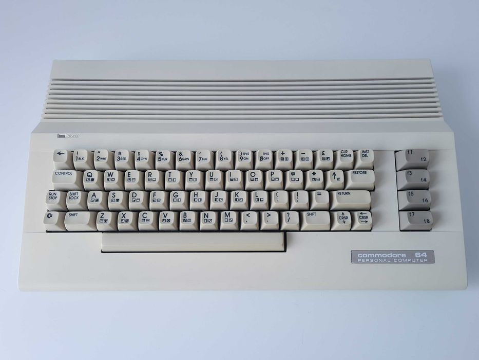 Commodore C64 BOX zasilacz sprawny