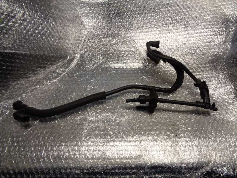 Przewód paliwa Trójnik Ford Fiesta 1.6 tdci