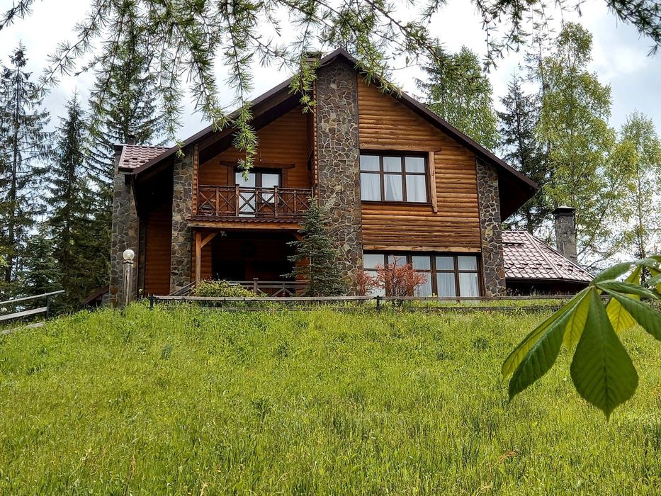 Відпочинок в Карпатах.Оренда будинка в горах .Котедж "Лара" Микуличин