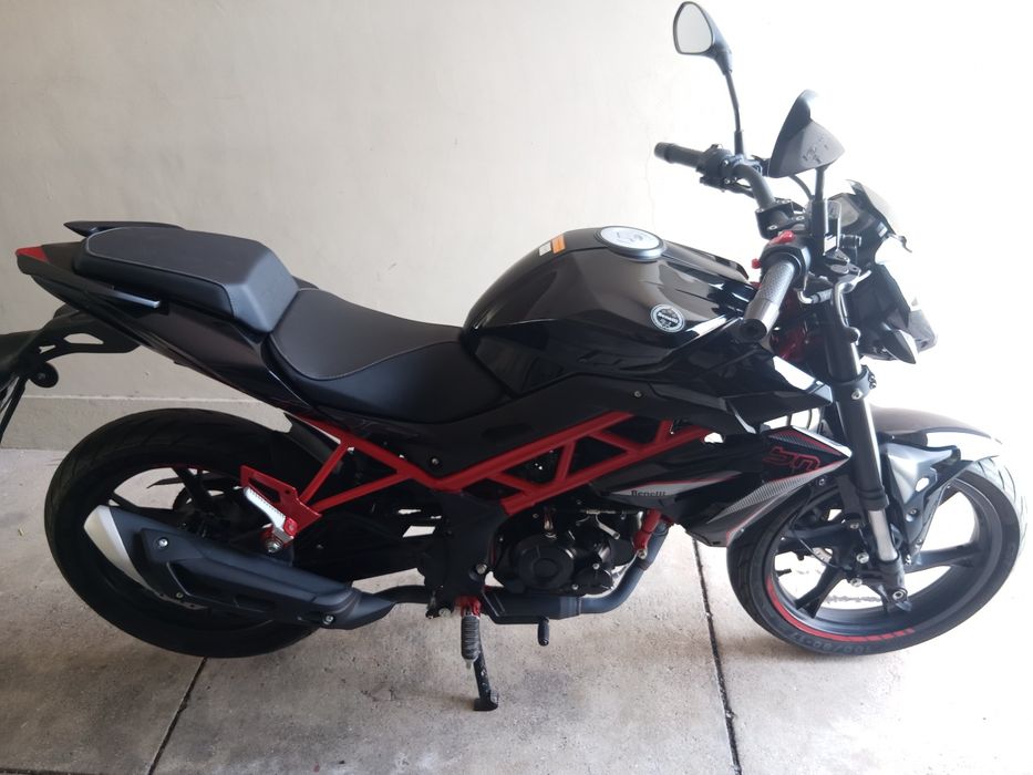 Benelli BN 125 como nova 2023