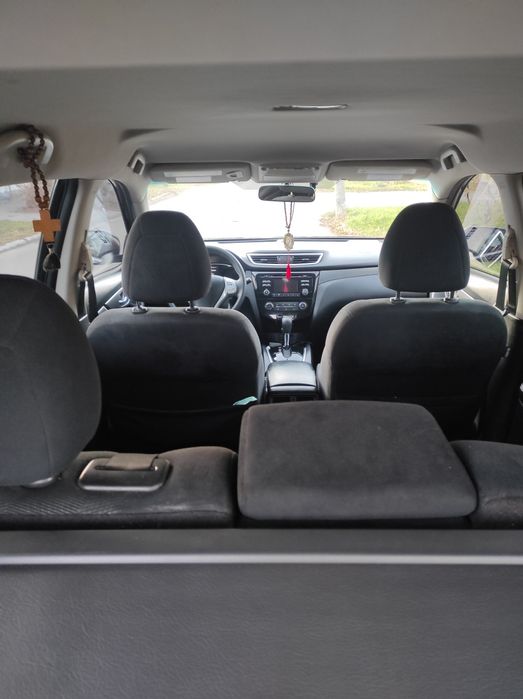 Nissan Rogue 2016 года, первая регистрация первый владелец в мае.