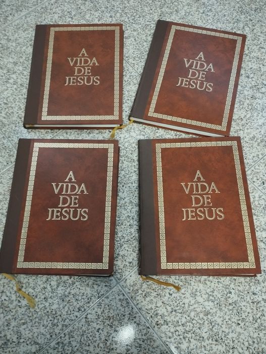 Conjunto de livros ilustrados sobre a vida de Jesus