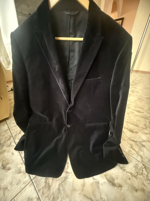 Продам пиджак мужской черный  велюровый в идеальном состоянии