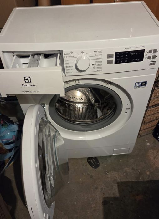 Pralka Electrolux slim 33,8cm głębokość
