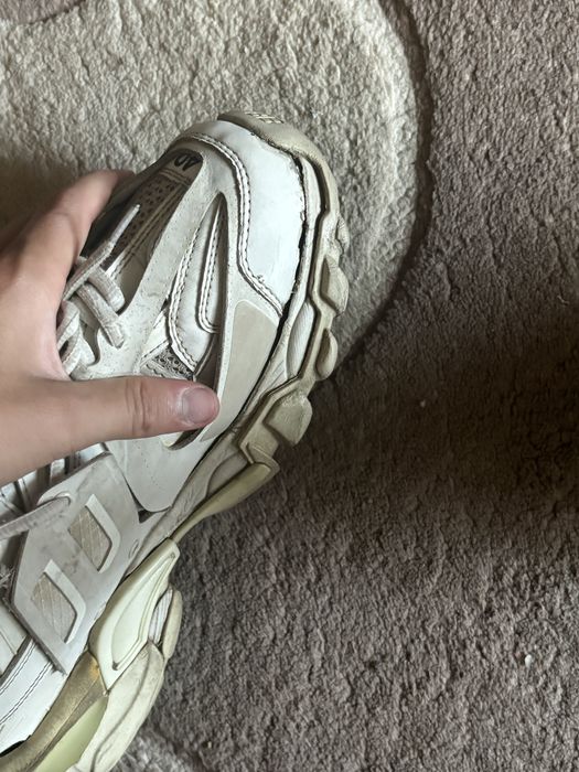 balenciaga track