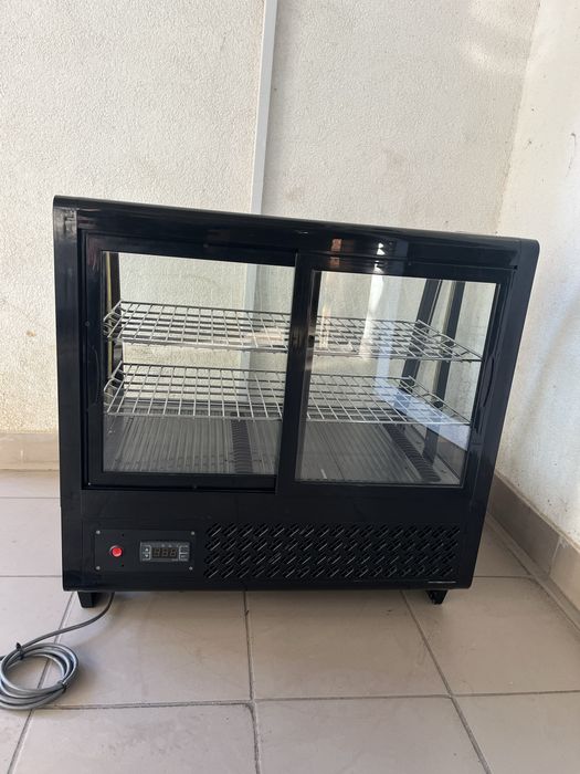 Холодильна Вітрина Кондитерська Frosty Обʼєм 100 літрів