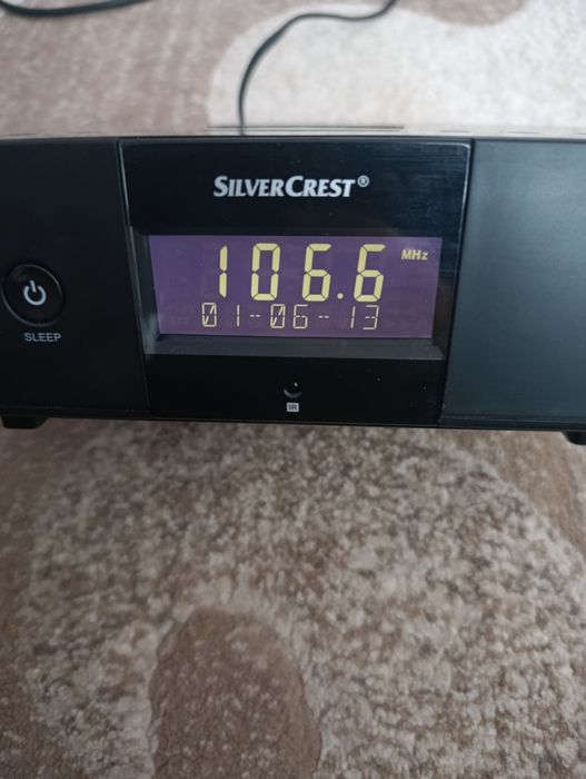 Продам радіогодинник