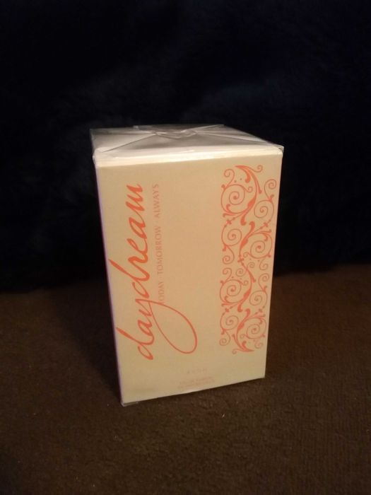 Daydream. Today Tomorrow Always. Eau De Parfum. Avon.