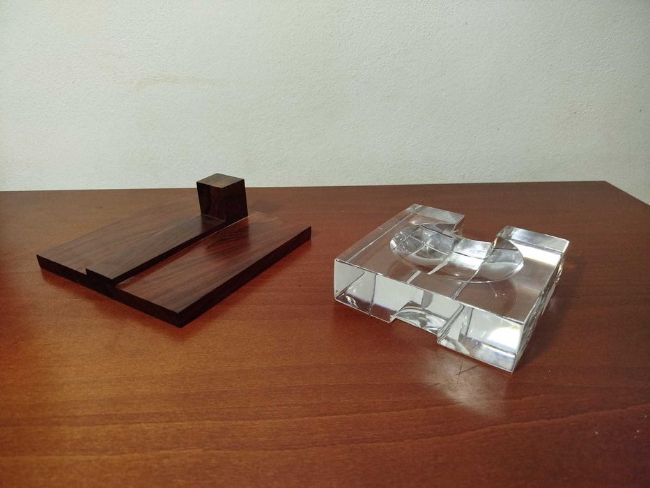 Cinzeiro Atlantis com base em Madeira - como novo