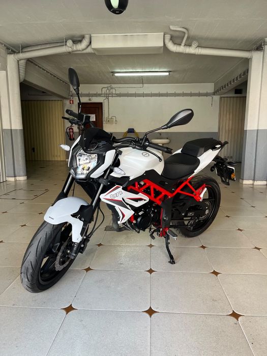 Moto Benelli BN 125