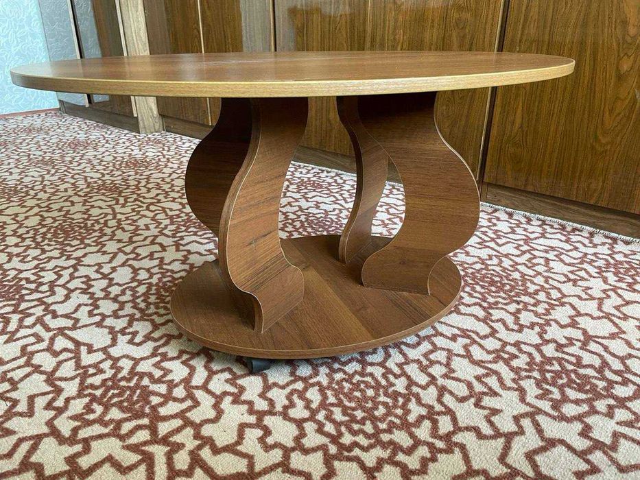 Журнальний столик