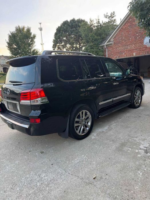 Lexus LX 570      2015