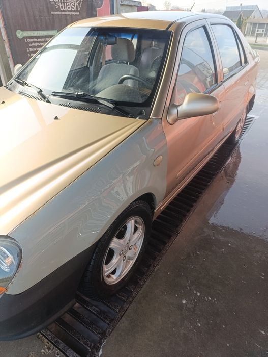 Автомобіль Geely MR