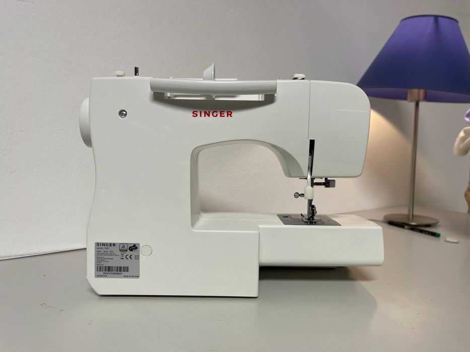 Máquina de Costura Singer Talent 3321 – Como Nova!