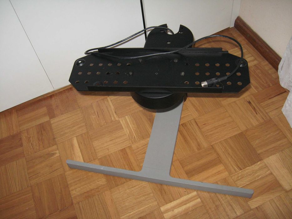 Suporte de Chão  para Bang & Olufsen Beovision.