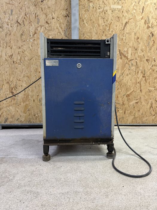 Vendo maquina de moldar contrafortes da marca vifama vendo maquina de