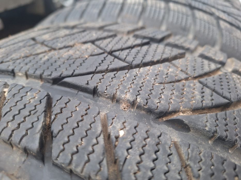 Opony zimowe R19/255/40 komplet