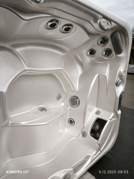 Jacuzzi ogrodowe HotSpring 5 osobowe