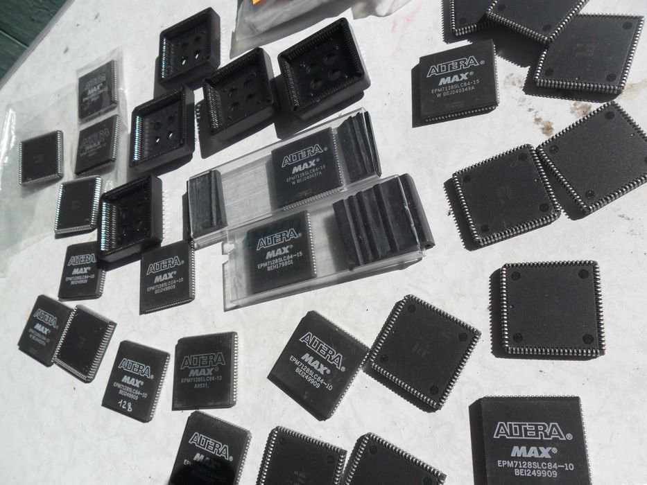Продам микросхемы  ALTERA  серии EPM 7128,  EPM 9320