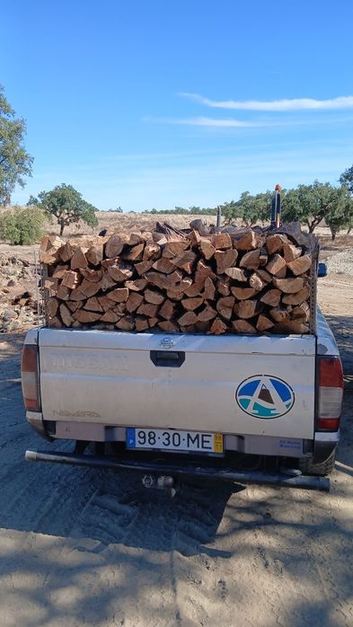 Lenha rachada sobro64737844069633123