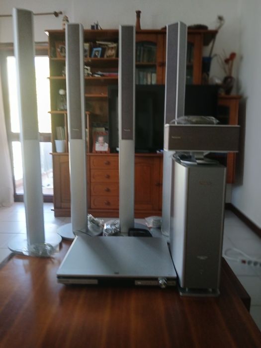 Sistema com 5 colunas + caixa de ligação