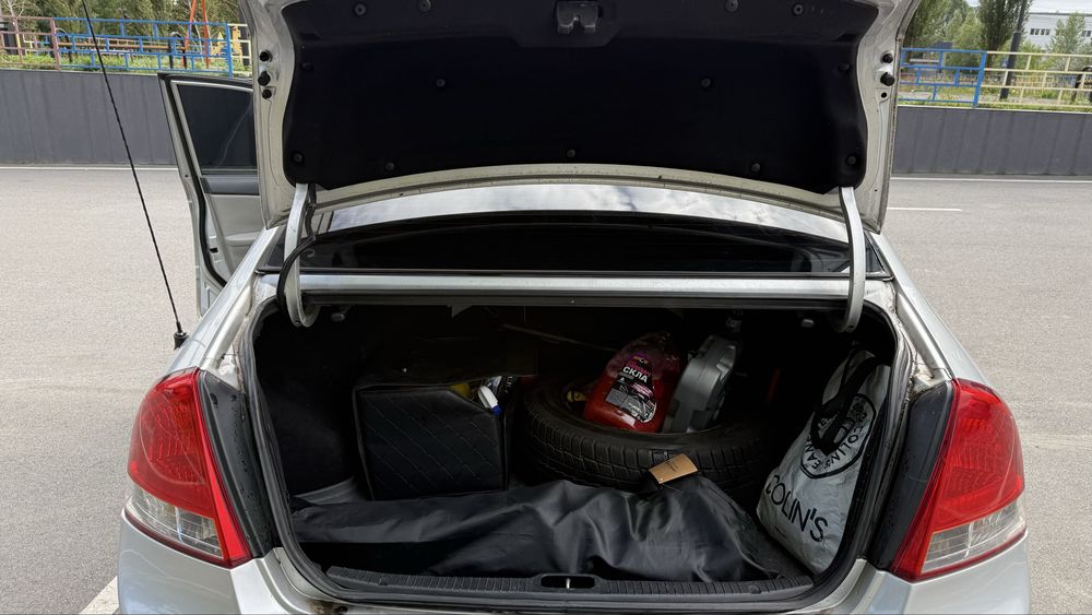 Kia cerato 2009 -автомат, газ