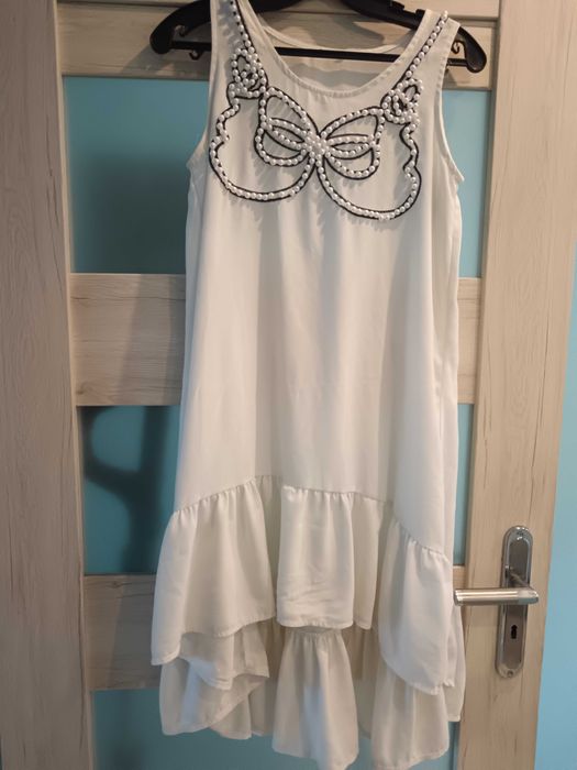 Sukienka z perełkami