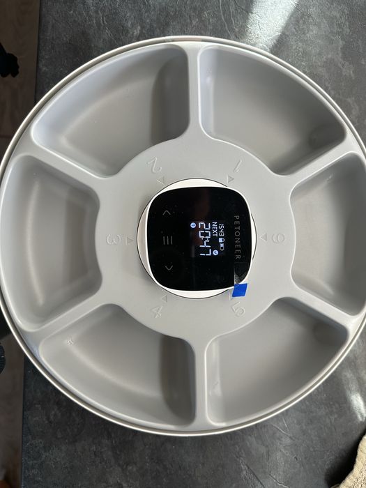 Продам годівницю для тварин Petoneer NutriSpin 6