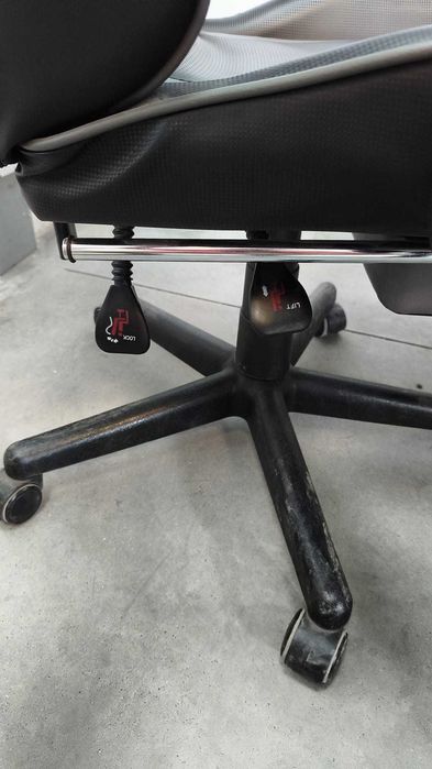 Cadeira Gamer ou trabalho ergonómica