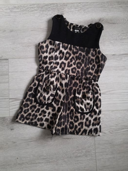 River Island krótki kombinezon w panterkę dla dziewczynki.