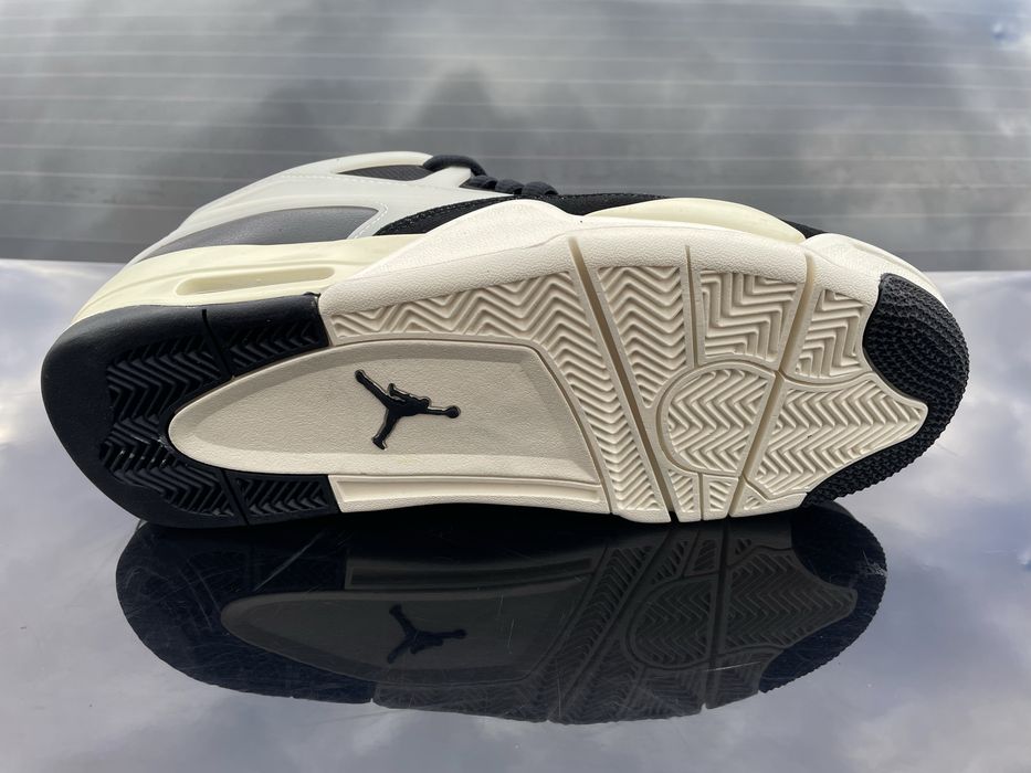 Air Jordan 4 RM 41-45 в наявності