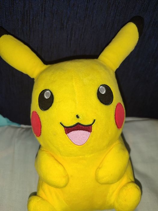 мягкая игрушка пакемон 
Пикачу и Иви