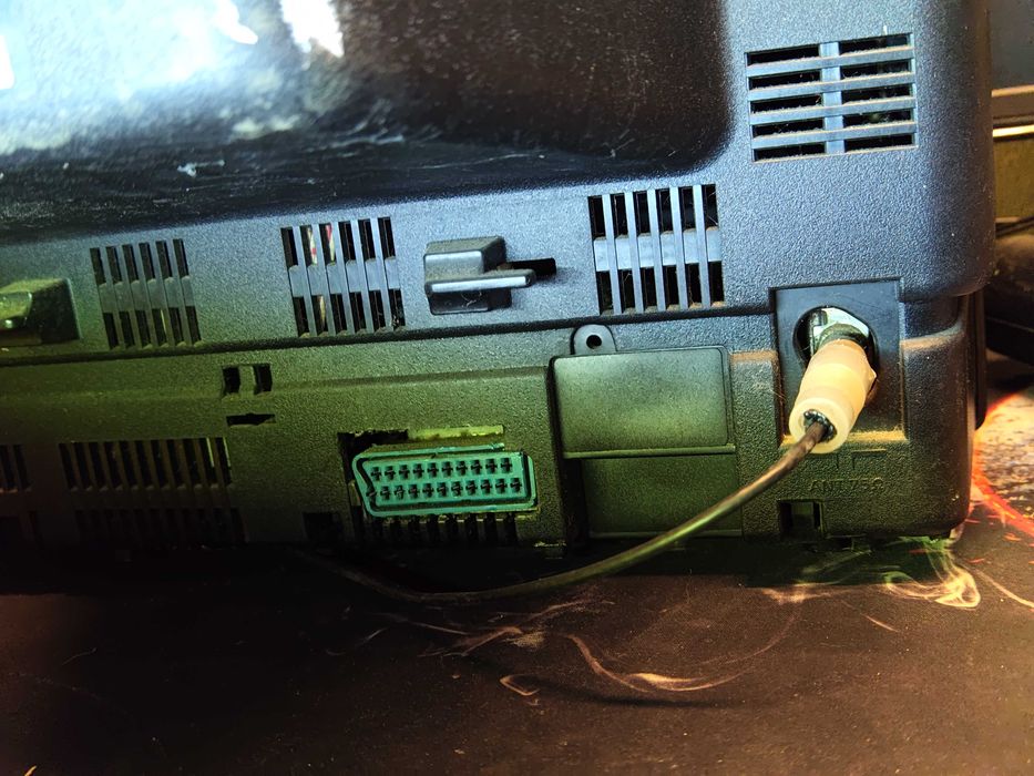 Telewizor Sanyo C14EA67EX 14 cali CRT retro vintage