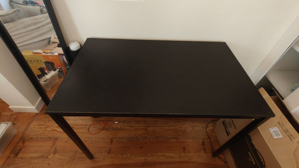 Mesa / secretária grande preta IKEA Tarendo, 110 cm x 67 cm x 73 cm